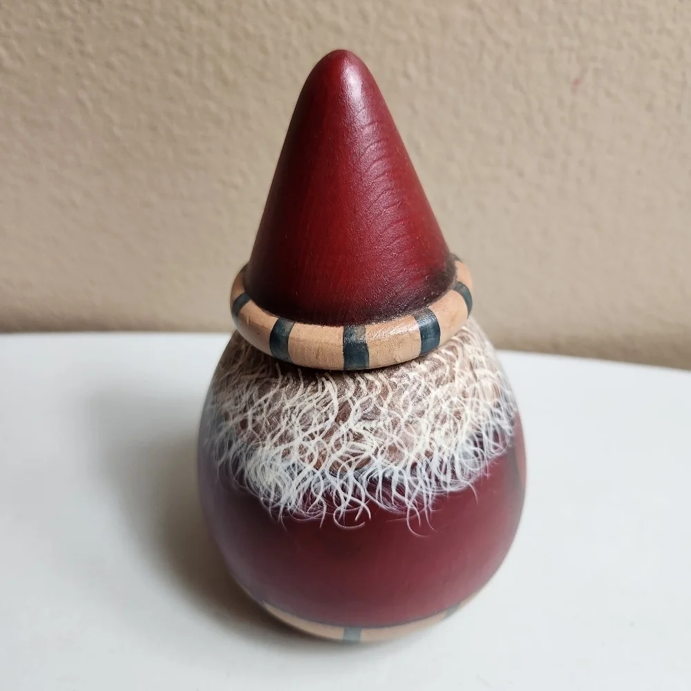 Heartstrokes Wooden Handpainted Santa w/Charms